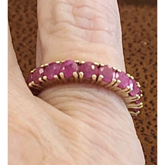 Vintage JC 10Kt Yellow Gold Ring Size 5.75 Red Ruby Eternity Anniversary Band - Picture 5 of 5